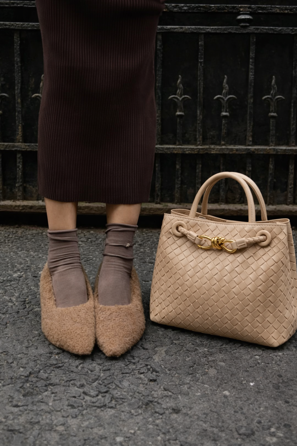 L'Essenza dell'Intreccio: Perché la Nuova Iconica Bag è il Must-Have di Stagione