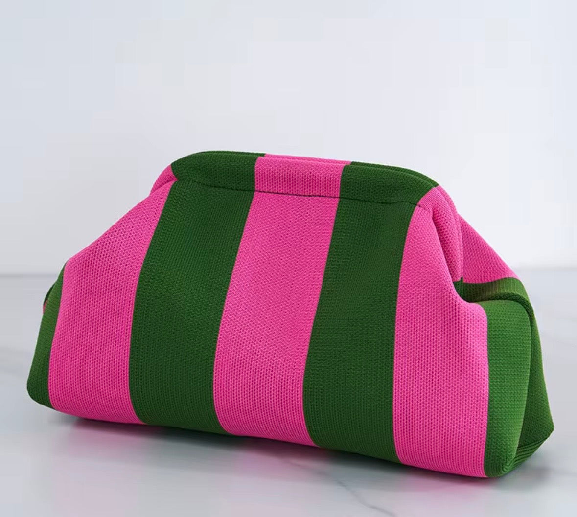 SUMMER CLUTCH
